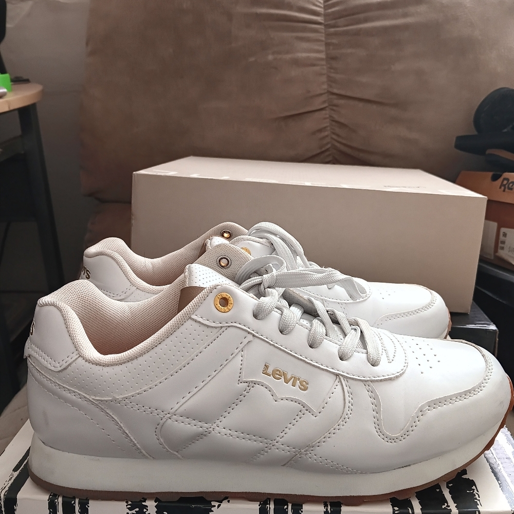 Women's Levi shoes
